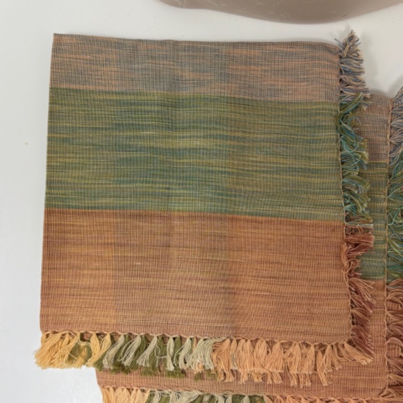 Set of Four Bed Bath and Beyond Square Cloth Napkins Arizona Canyon Plaid Fringe - Picture 2 of 7